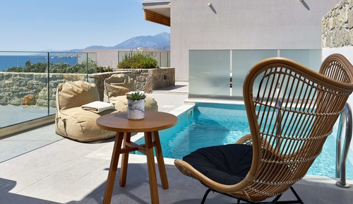 Chambre Double (Individual Pool)