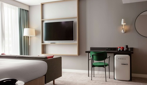Chambre, 1 très grand lit et 1 canapé-lit
