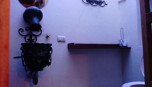 Pacha (Shared Bathroom)