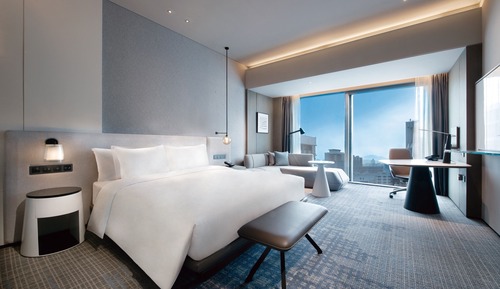 Chambre Standard, 1 très grand lit, accès salon affaires