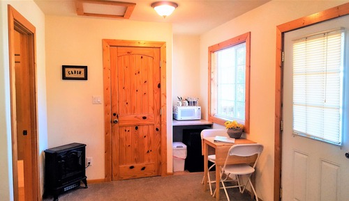 Cabane Romantique (Piney Cabin)