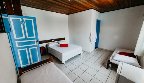 Chambre Familiale, vue piscine