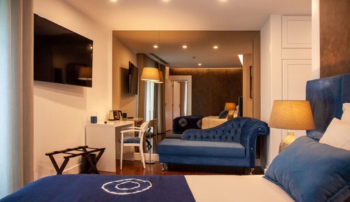 Suite, terrasse, vue jardin