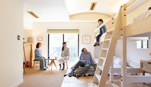 Chambre (Bright, Top Floor, Two Bunk Beds, C)