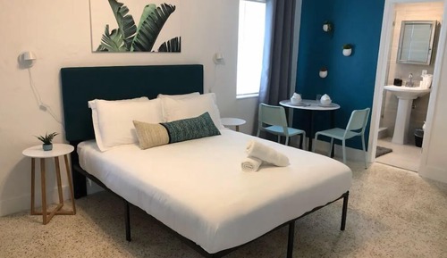 Studio Classique, 1 grand lit, cuisine, vue ville