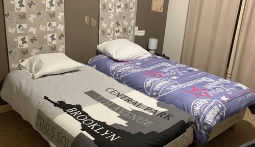 Chambre avec lits jumeaux