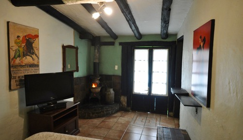 Chambre Double, 1 lit double, cheminée, vue jardin (Desvan)