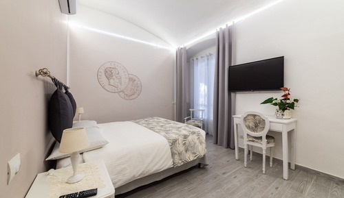 Chambre Double Confort, vue ville (Suite reale)