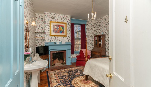 Chambre Simple Confort, non-fumeurs (Room 4, Second Floor)