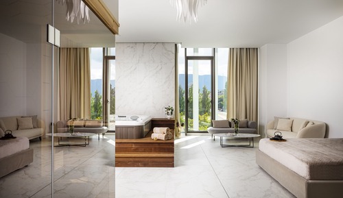 Festive Spa Suite