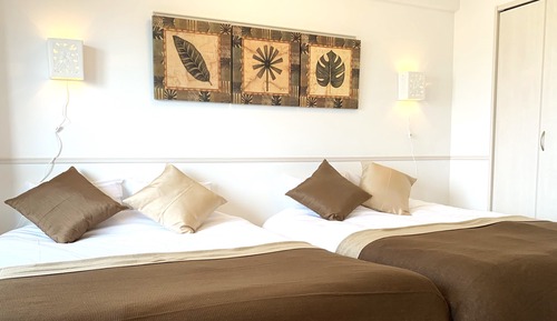 Suite Familiale (Brown 8, for 8 people)