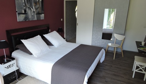 Chambre Double Confort, 1 grand lit