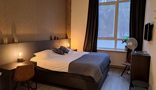 Chambre Double, salle de bains privée