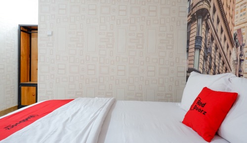Chambre Double (RedDoorz)
