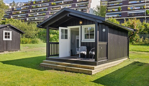 Cabane, salle de bains commune