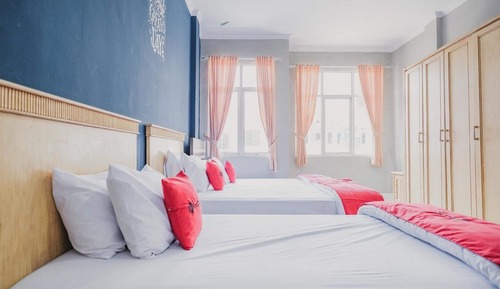 Chambre Familiale (RedDoorz)