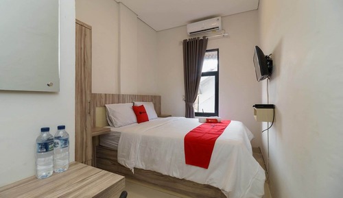 Chambre Double (RedDoorz)
