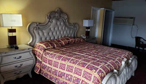 Chambre Deluxe, 1 très grand lit, fumeurs