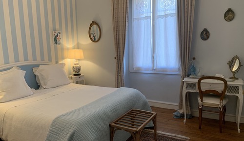 Chambre Double Supérieure (Bleue)