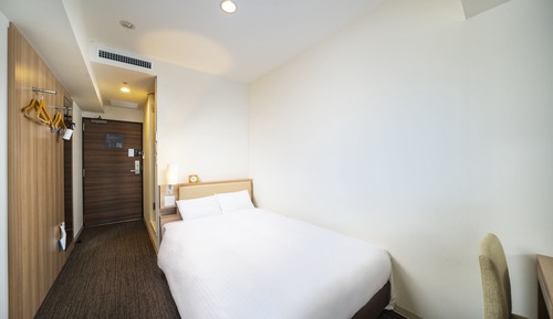 Chambre Double, 1 grand lit 1 place