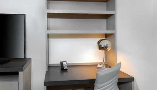 Chambre, 2 grands lits, accessible aux personnes à mobilité réduite, baignoire