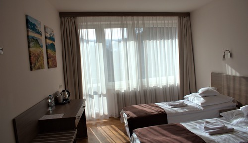 Chambre Classique Double ou avec lits jumeaux, 1 chambre, accès piscine, vue montagne