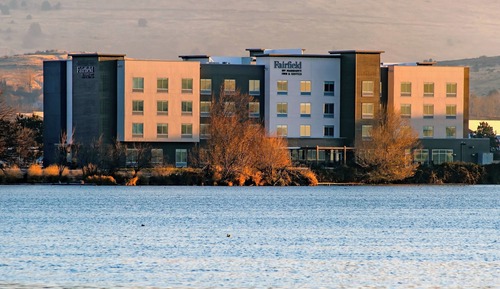 Suite, plusieurs lits, vue lac