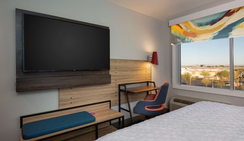 Chambre, 1 très grand lit