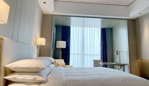 Chambre, 1 très grand lit