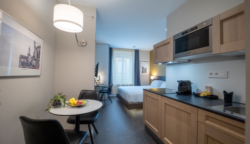Chambre Double, vue ville (1)