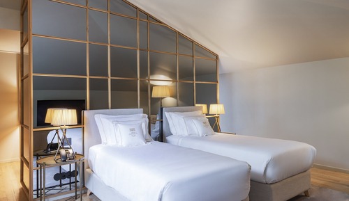 Suite, 2 lits une place
