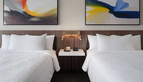Chambre, 2 grands lits, coin cuisine