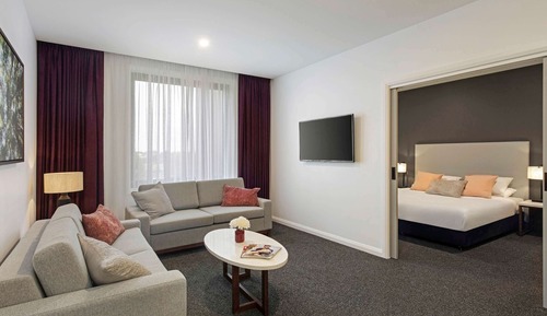 Suite Supérieure, 1 très grand lit et 1 canapé-lit