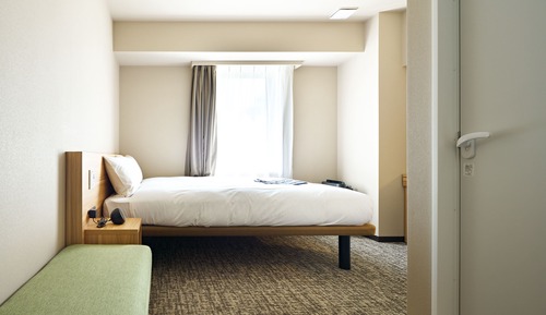 Chambre Standard, 1 grand lit 1 place, non-fumeurs, réfrigérateur (Semi Double)