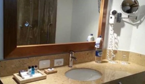 Chambre Supérieure, vue partielle sur l'océan