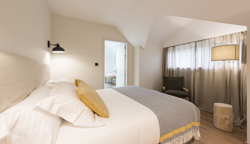 Chambre Double, salle de bains attenante