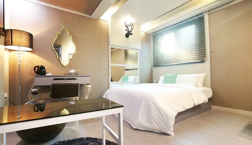 Chambre Double Deluxe, 1 lit double, fumeurs, vue ville