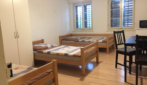 Chambre Triple, salle de bains commune