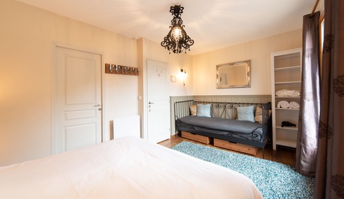 Chambre Triple Familiale, salle de bains attenante (Chamois)