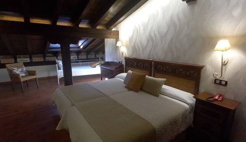 Chambre Double, bain à remous