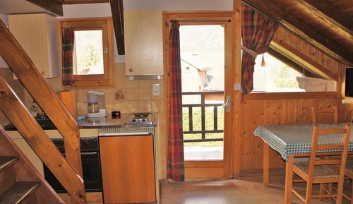 Studio (Mezzanine - Frais de ménage non inclus)
