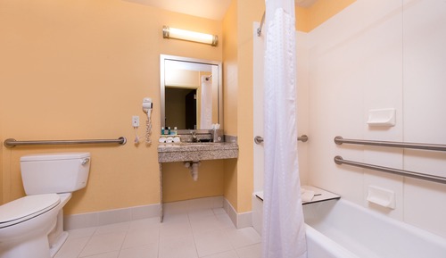 Suite, 1 lit une place, baignoire accessible aux personnes à mobilité réduite (Communications)