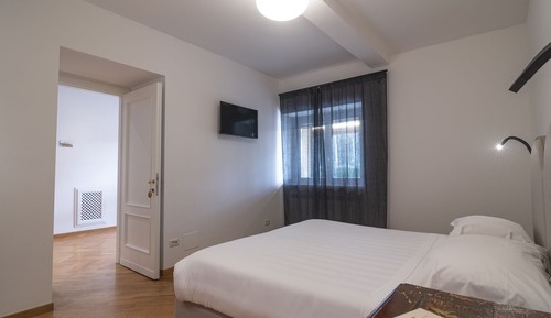 Chambre Confort Double ou avec lits jumeaux, salle de bains attenante