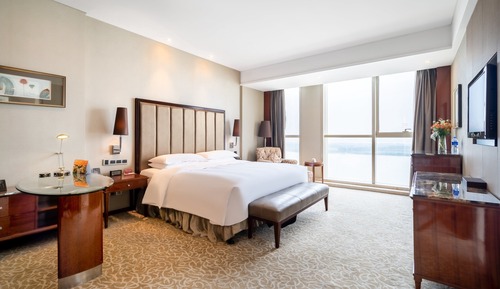 Chambre Premium, 1 très grand lit, vue fleuve