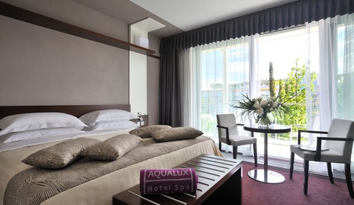 Chambre Double, vue piscine (Aqua)