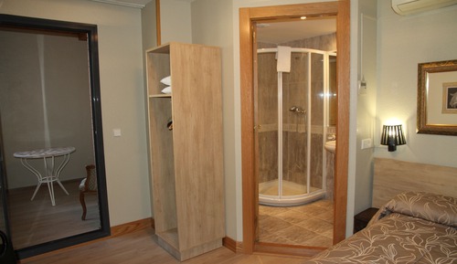 Chambre Simple Économique, salle de bains privée
