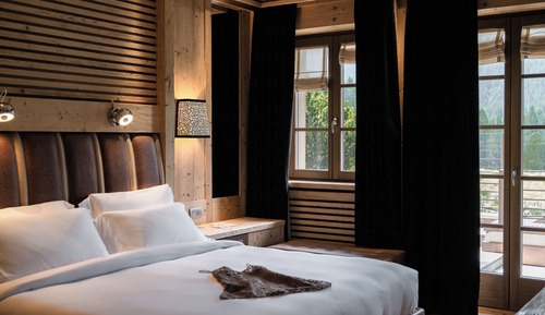 Suite Dolomiti open space, hydromassage tub, moutain view