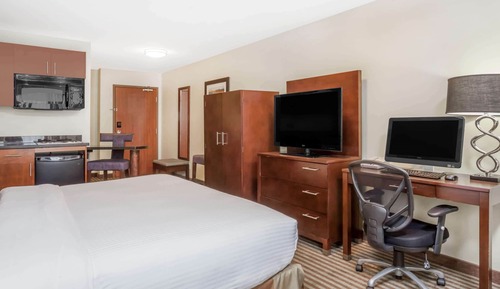 Chambre, 1 grand lit, accessible aux personnes à mobilité réduite, non-fumeurs (Ground Floor)