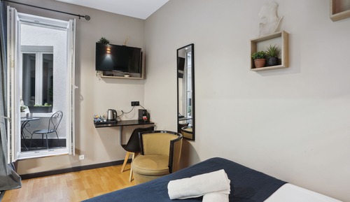Studio Supérieur, 1 lit double (2 pax, 106 Rue de Paris)