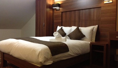 Chambre Double, dans les dépendances (30 seconds walk from main building)